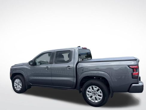 Certified 2022 Nissan Frontier SV w/ Technology Package RWD image 6