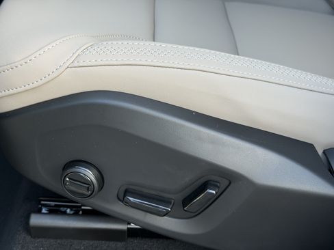 New 2026 Volvo XC60 B5 Core AWD/4WD image 19