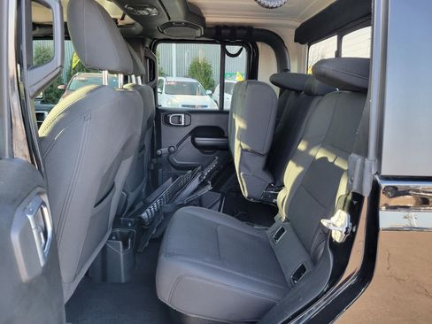 Used 2021 Jeep Gladiator Sport image 11