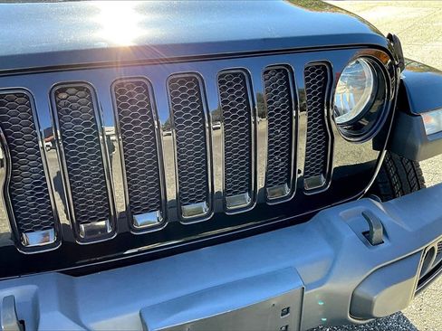 Used 2021 Jeep Wrangler Unlimited Sahara image 27