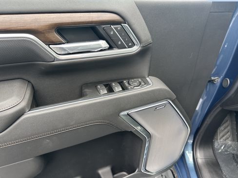 New 2026 Chevrolet Silverado 2500 High Country w/ High Country Premium Package AWD/4WD image 8