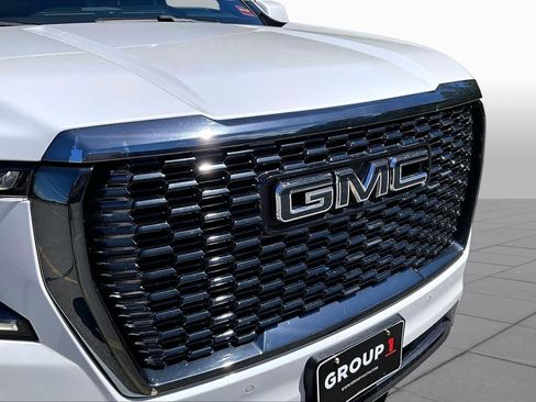 Used 2023 GMC Yukon Denali Ultimate AWD/4WD image 32