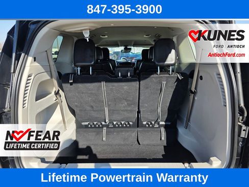 Used 2024 Chrysler Pacifica Touring-L image 35