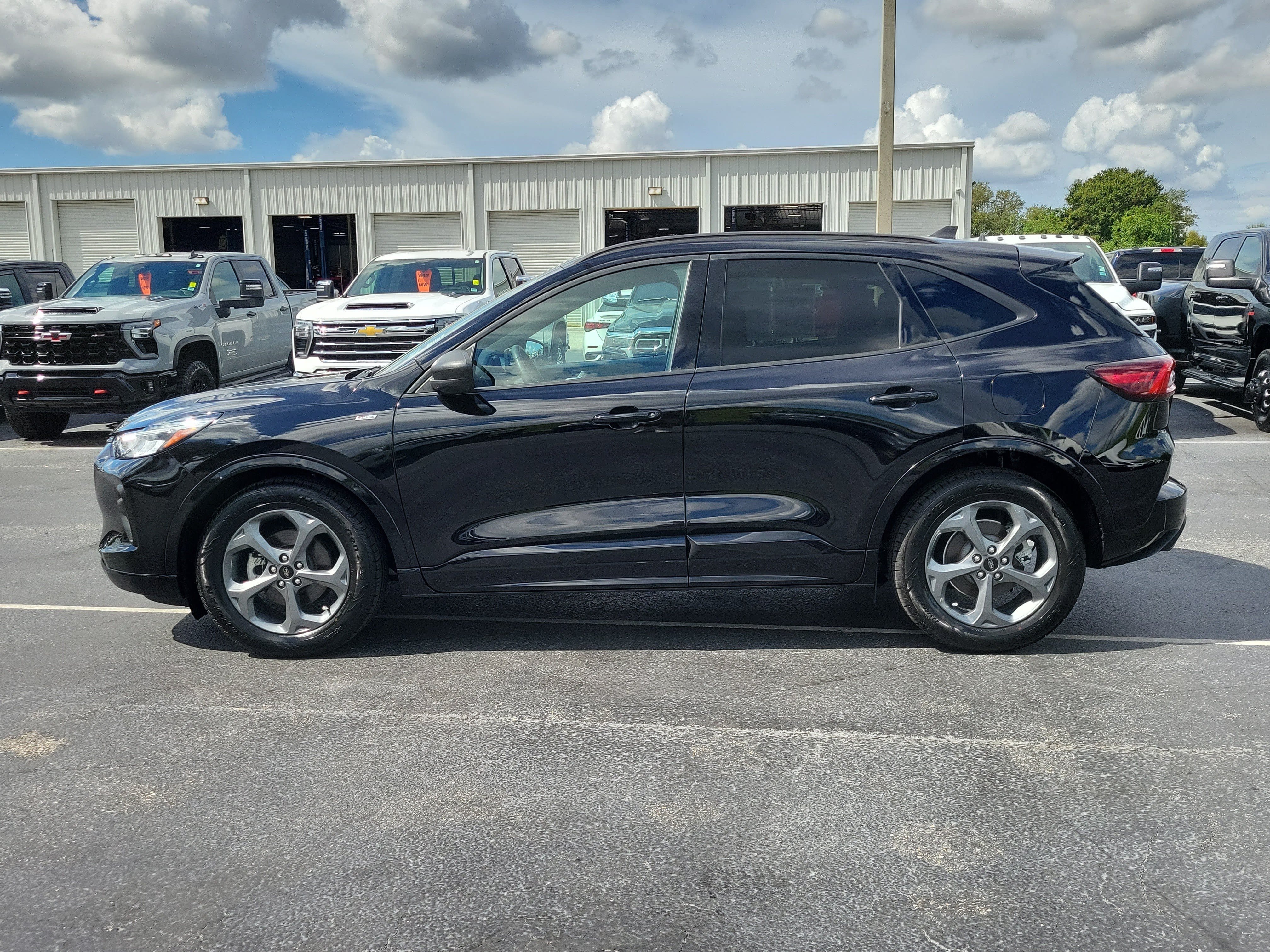 Certified 2023 Ford Escape ST-Line w/ Tech Pack #1 FWD image 6