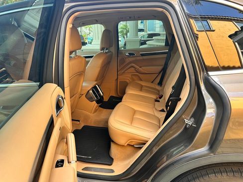 Used 2015 Porsche Cayenne Diesel AWD/4WD image 65