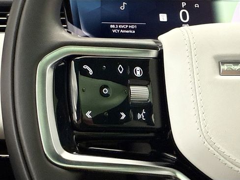 Used 2024 Land Rover Range Rover Sport SE image 11