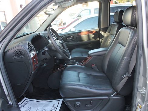 Used 2005 GMC Envoy XL SLT RWD image 15