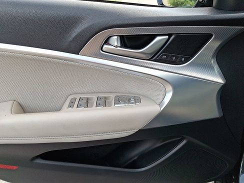 Used 2023 Genesis G70 3.3T image 13