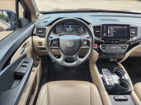 Used 2021 Honda Pilot Touring image 16