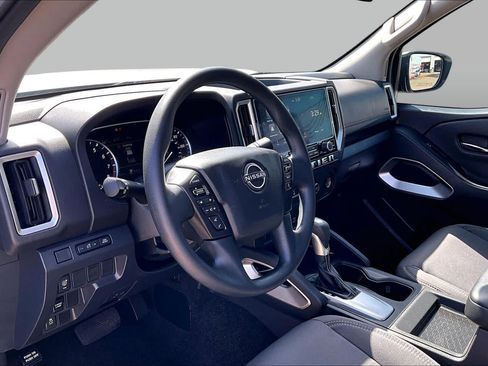 Certified 2025 Nissan Frontier SV RWD image 27