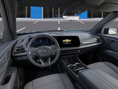 New 2026 Chevrolet Traverse LT w/ Driver Confidence Package AWD/4WD image 15