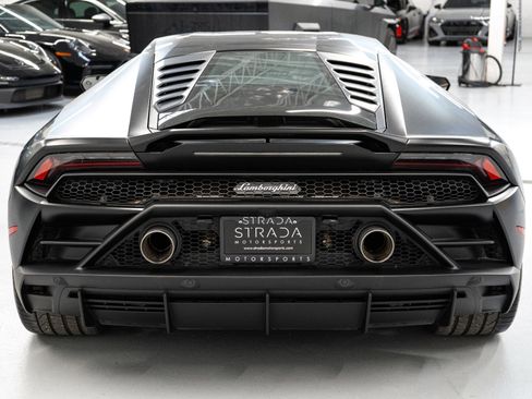 Used 2020 Lamborghini Huracan EVO image 8