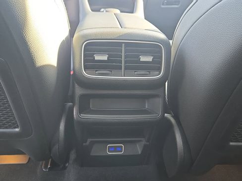 Used 2025 Mercedes-Benz GLE 350 4MATIC image 25