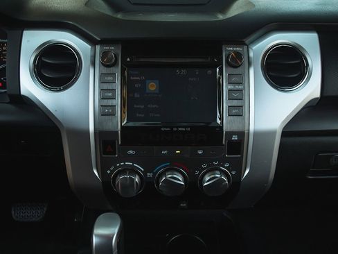 Used 2018 Toyota Tundra SR5 image 21