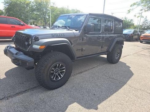 Used 2025 Jeep Wrangler Unlimited Sport AWD/4WD image 2