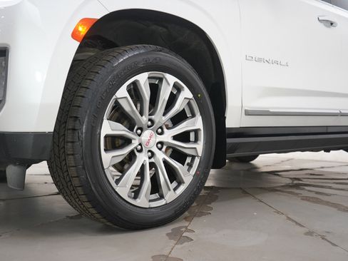 Used 2021 GMC Yukon Denali image 30