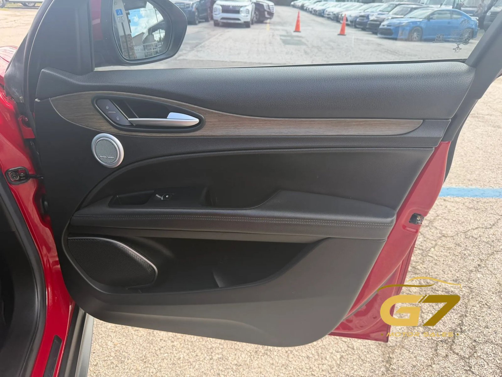 Used 2018 Alfa Romeo Stelvio Ti AWD/4WD image 12