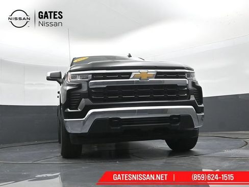 Used 2023 Chevrolet Silverado 1500 LT AWD/4WD image 40