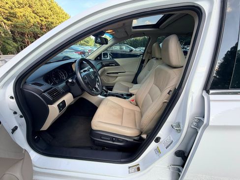 Used 2013 Honda Accord Touring image 9