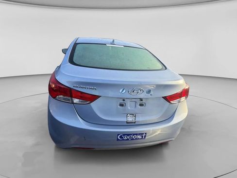 Used 2012 Hyundai Elantra GLS FWD image 4