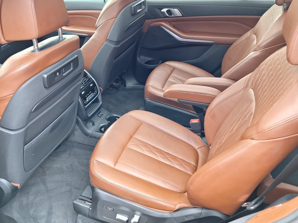 Used 2019 BMW X7 xDrive40i w/ Luxury Seating Package AWD/4WD image 13