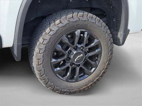 Used 2025 Chevrolet Silverado 2500 LTZ w/ Trail Boss Package AWD/4WD image 14