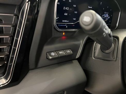 Used 2024 GMC Sierra 2500 AT4X image 22