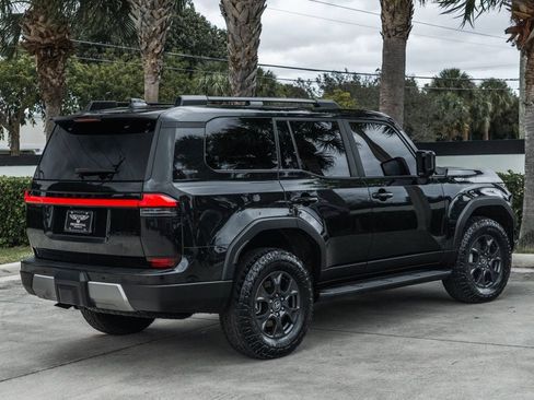 Used 2024 Lexus GX 550 image 8