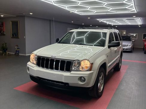 Used 2005 Jeep Grand Cherokee Limited image 2