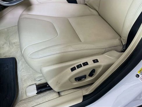 Used 2016 Volvo V60 T5 Platinum image 20