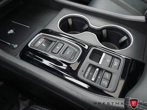 Used 2025 Honda Pilot Touring image 37