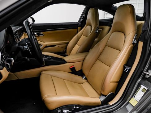 Used 2017 Porsche 911 Turbo image 34