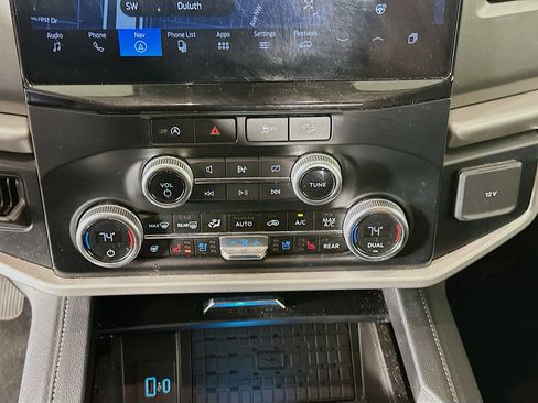 Used 2024 Ford Expedition Max XLT image 23