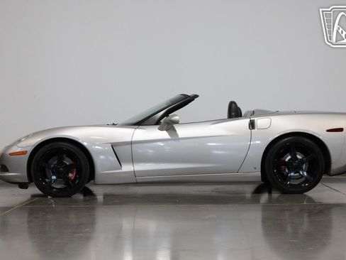 Used 2005 Chevrolet Corvette w/ Preferred Equipment Group image 28