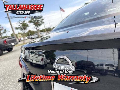 Used 2025 Nissan Versa S w/ Trunk Package FWD image 6