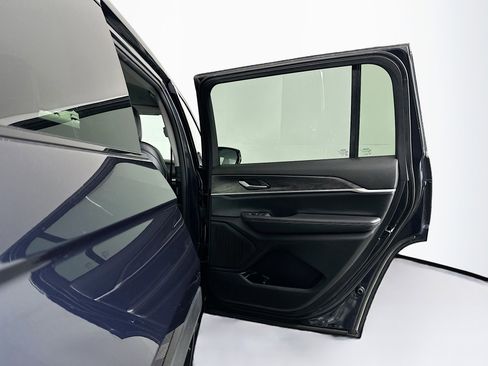 Used 2023 Jeep Grand Cherokee L Limited image 33