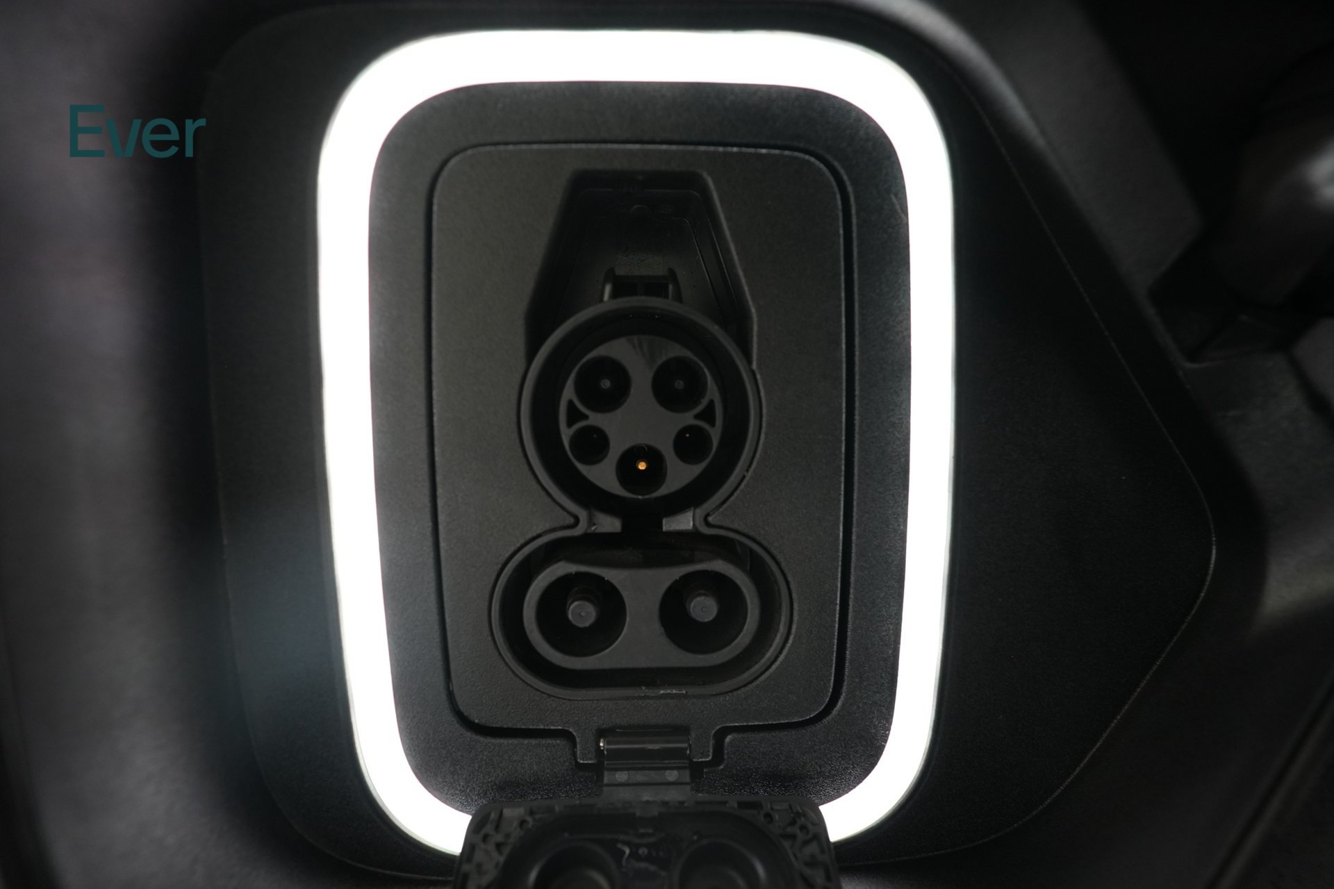 Used 2023 Rivian R1T Adventure Dual AWD/4WD image 10