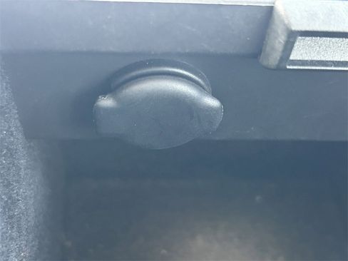 Used 2023 Tesla Model 3 Standard Range image 25