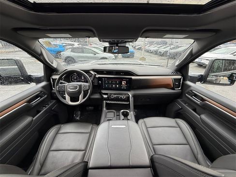 Used 2025 GMC Sierra 2500 Denali image 23