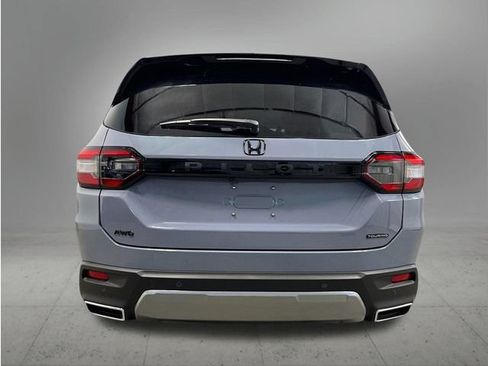 New 2026 Honda Pilot Touring image 4
