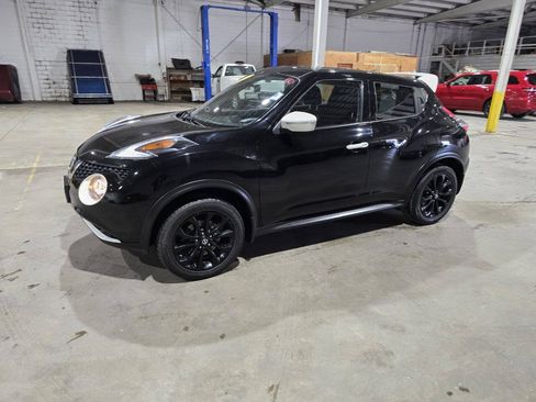 Used 2017 Nissan Juke SV AWD/4WD image 1