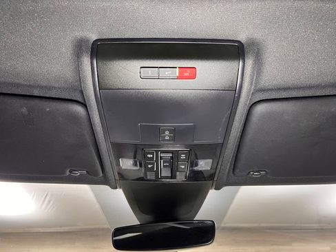 Used 2020 Volkswagen Atlas Cross Sport SEL R-Line image 16