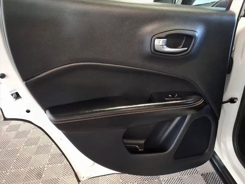 Used 2021 Jeep Compass Latitude AWD/4WD image 15