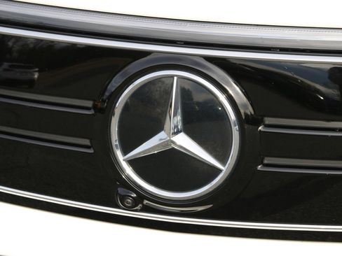 Used 2023 Mercedes-Benz EQB 300 4MATIC image 12