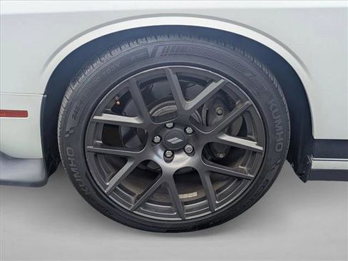 Used 2018 Dodge Challenger R/T Scat Pack w/ Leather Interior Group image 13
