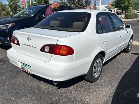 Used 2001 Toyota Corolla CE image 3
