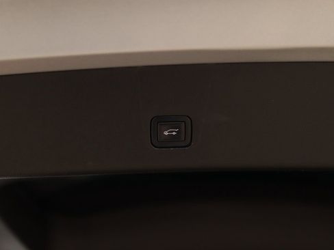 Used 2021 Chevrolet Traverse Premier w/ Redline Edition image 34