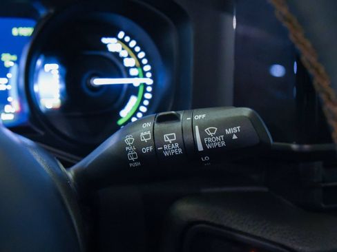 Used 2024 Jeep Wrangler Unlimited AWD/4WD image 28