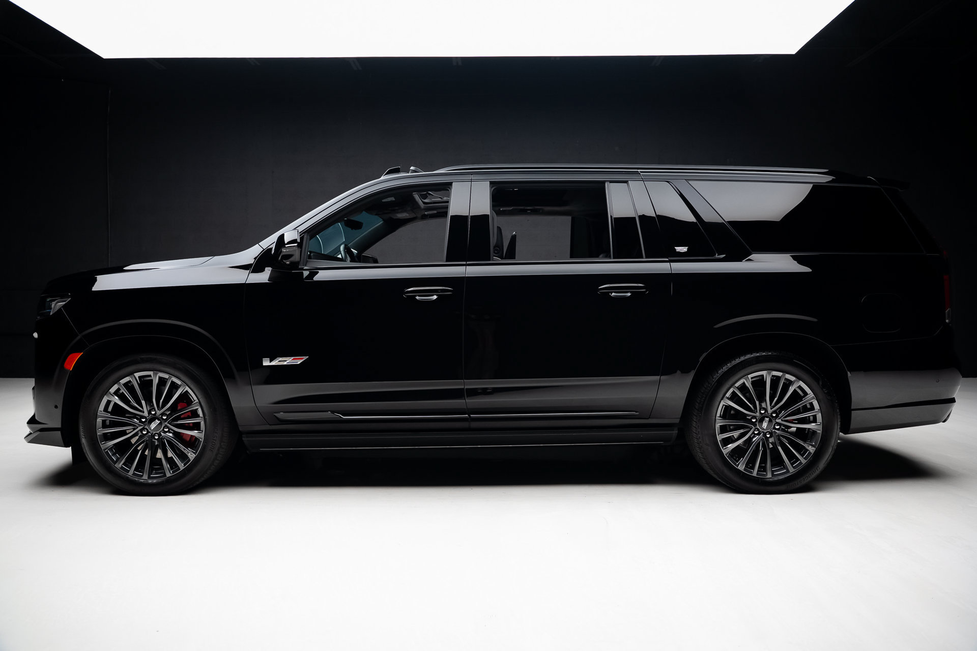 Used 2023 Cadillac Escalade ESV V AWD/4WD image 17