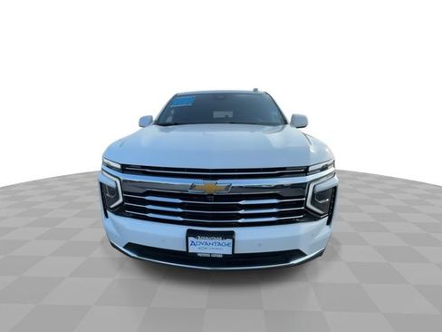Certified 2025 Chevrolet Suburban LT AWD/4WD image 3